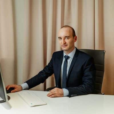 Dr. Marius Chirilă